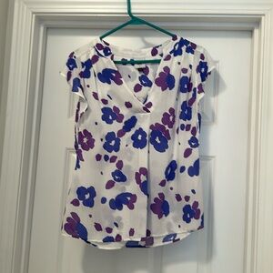 Cabi Violet Flowers Blouse size small